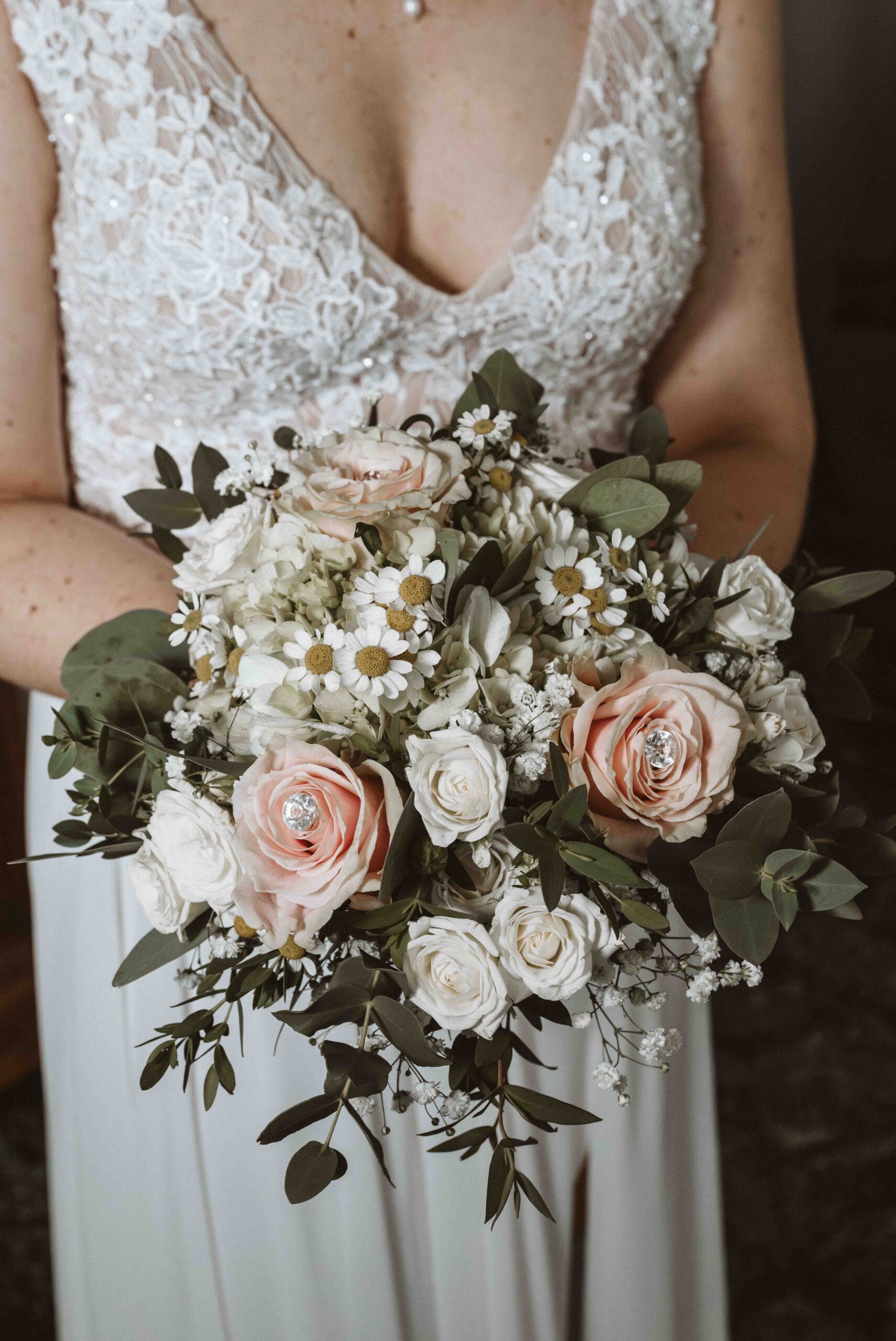 Die Braut mit dem Brautstrauß